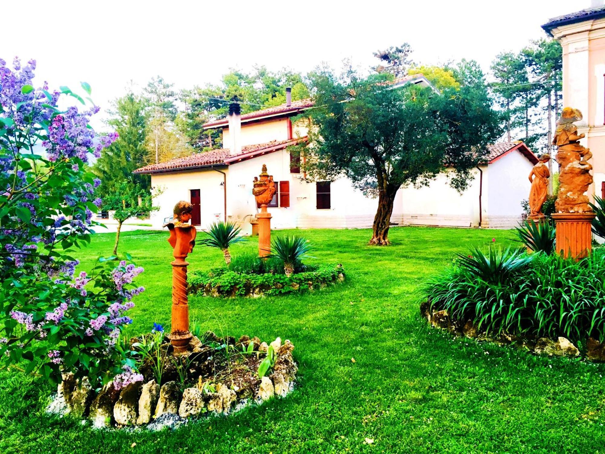 B&B Villa Incrocca Cerreto d'Esi Exterior photo